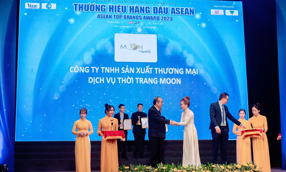 Moon-fashion-adward-asean-0