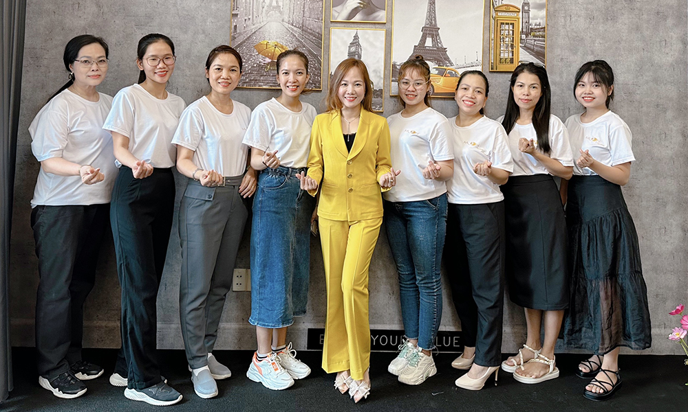 angela-moon-hanh-trinh-chinh-phuc-thi-truong-thoi-trang-0